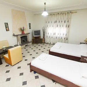 57 Pensión Tirana