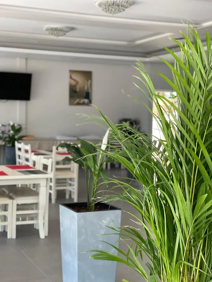 Mucobega Hotel Sarande 4*,